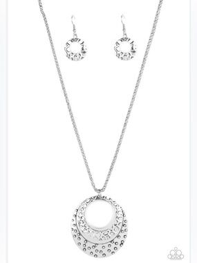 Paparazzi Texture Trio - Silver Necklace